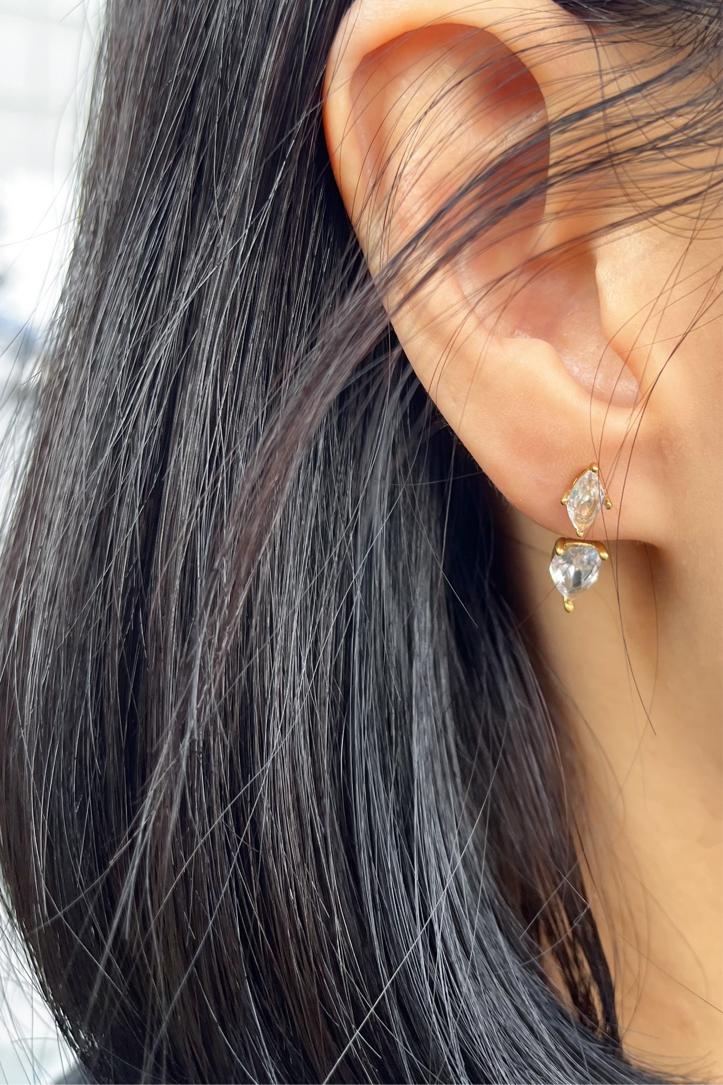 NUDE CUT EARRING