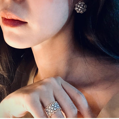 LACE DIAMOND EARRING