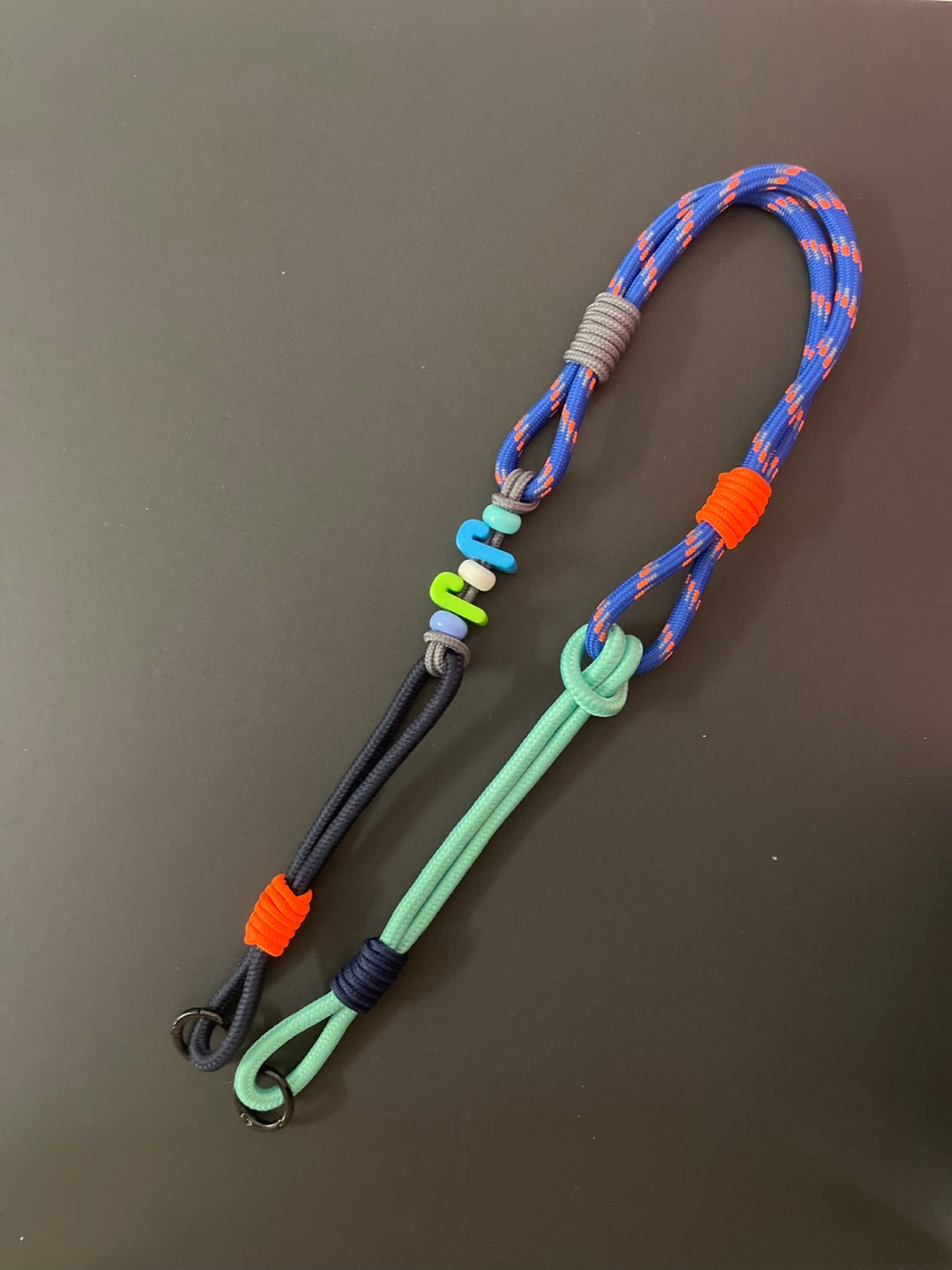 INITIAL WATER BOTTLE STRAP